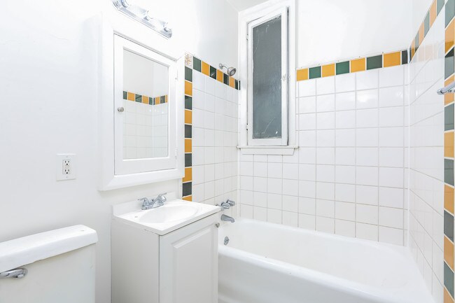 Building Photo - 21 Westminster Ave