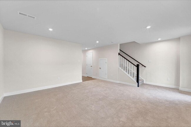 Building Photo - 66 SPYGLASS HILL Dr