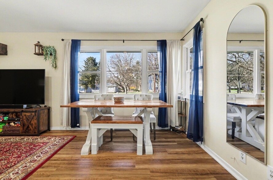 Building Photo - 133 W Hughes St