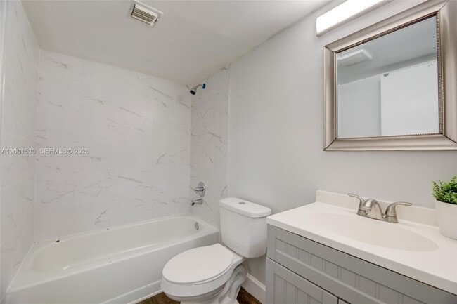 Building Photo - 565 NW 97th Ave