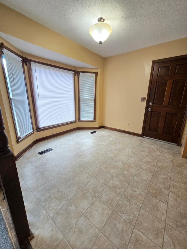 Building Photo - Great Home in a Cul-de-sac For Rent.