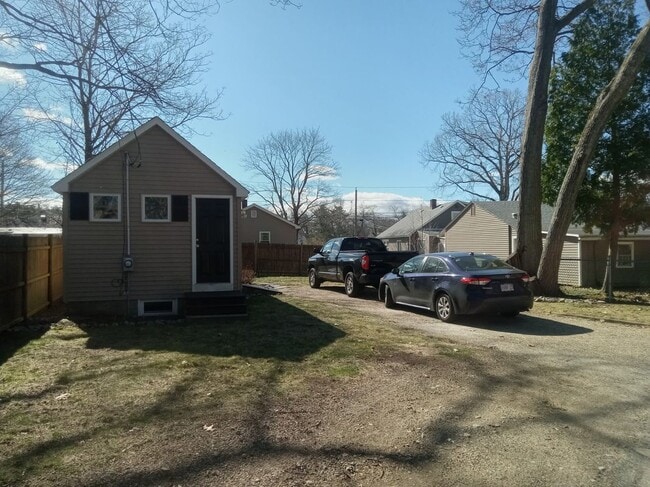 Building Photo - 90 Cypress Rd