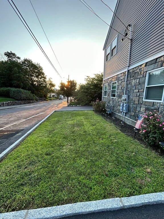 Building Photo - 50 Main St