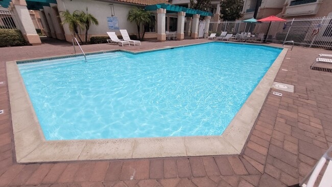 Building Photo - Conveniently Located In Rancho San Diego