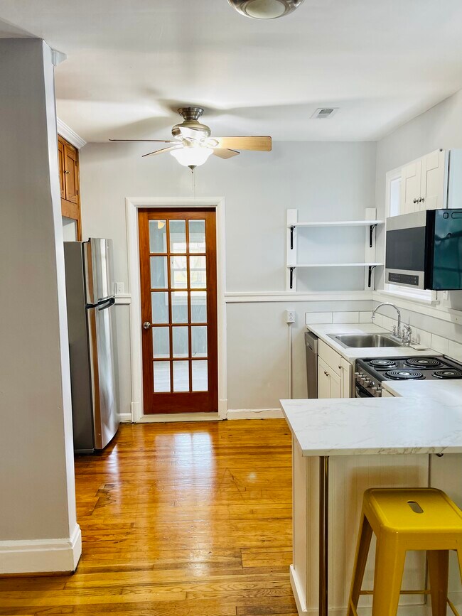 Building Photo - 3014 Grayland Ave