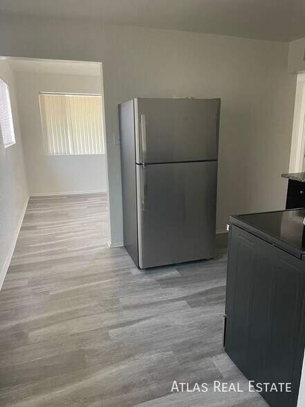 Building Photo - 2512 W Ocotillo Rd