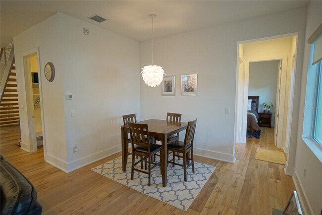 Building Photo - 209 S Trask St