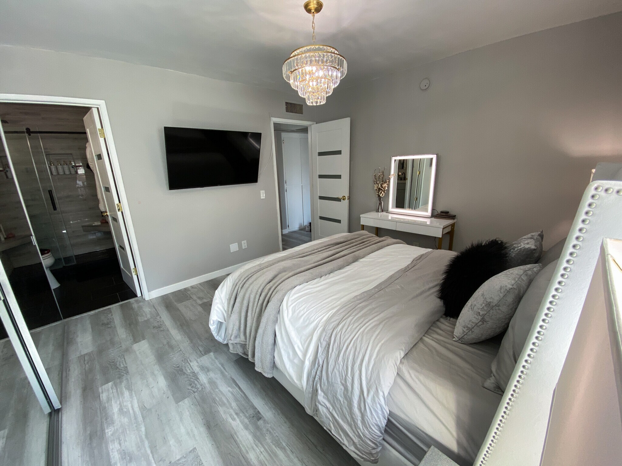 Building Photo - 18350 Hatteras St