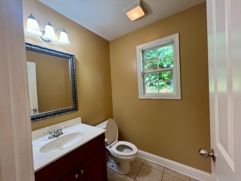 Building Photo - 30 Hiddenbrook Ln