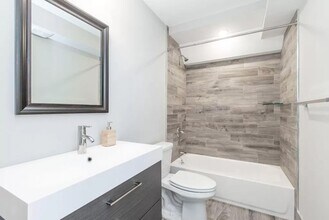 Building Photo - Spacious 2 Bed & 2 Bath Now Available in E...