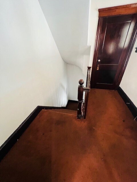 Building Photo - 316 Sutton St