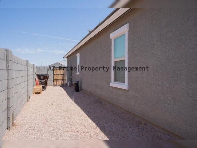 Building Photo - 36043 W Santa Clara Ave