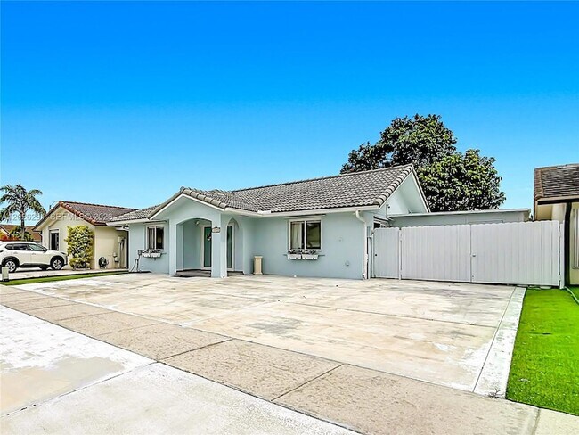 Building Photo - 15050 SW 63rd St