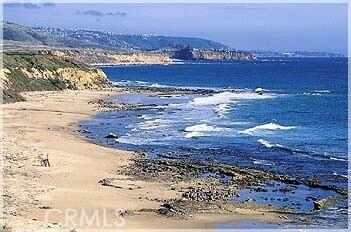 Building Photo - 3 Pavona