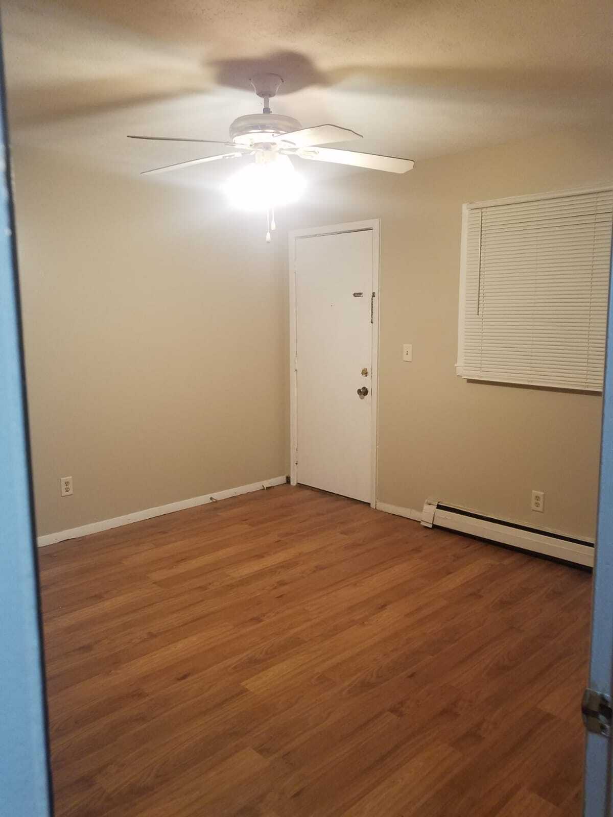 Building Photo - 105 College Park Ct