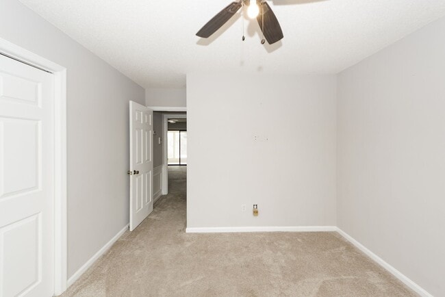 Building Photo - 2 Bedroom 2 Bath Townhouse in Crowfield Pl...