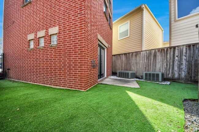 Building Photo - 5710 Cornish St