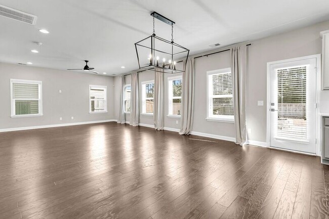 Building Photo - 1624 Shady Pine Rd