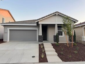 Building Photo - 2017 Quartz Cv Wy