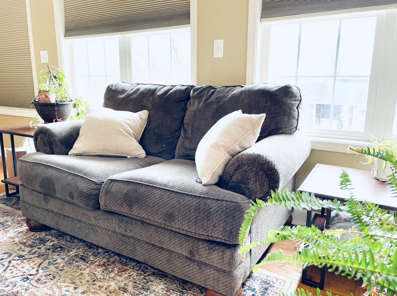 Building Photo - 2004 Utica Pike