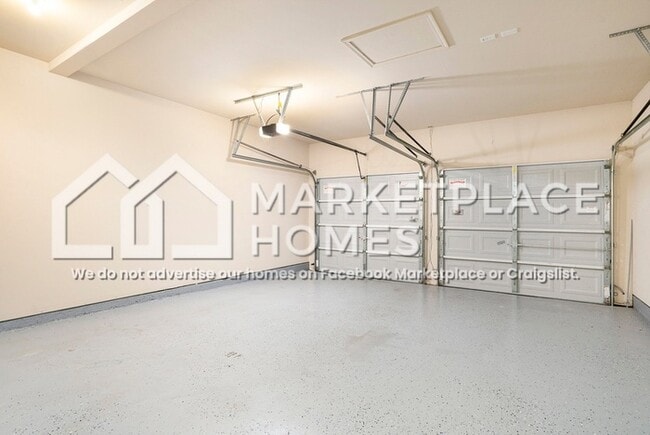 Building Photo - 2070 Bonny Glen Cir