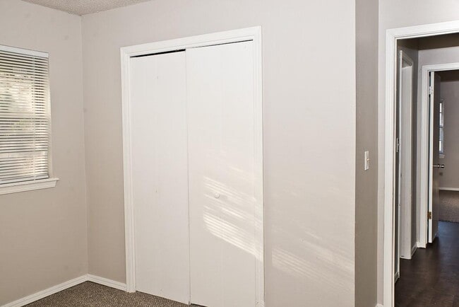 Building Photo - 3208 SE 56th St