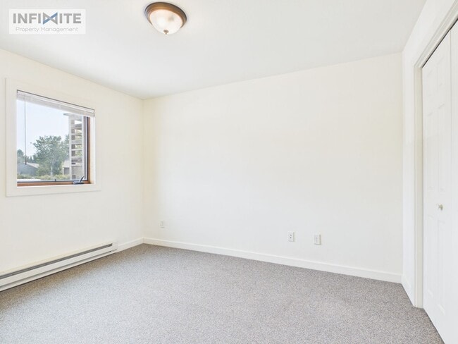 Building Photo - 215 S 18th Ave