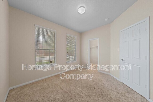 Building Photo - 141 Springtree Gate