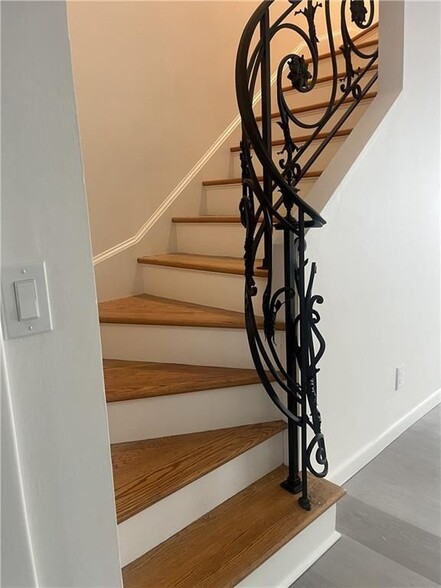 Building Photo - 400 Narragansett Pkwy