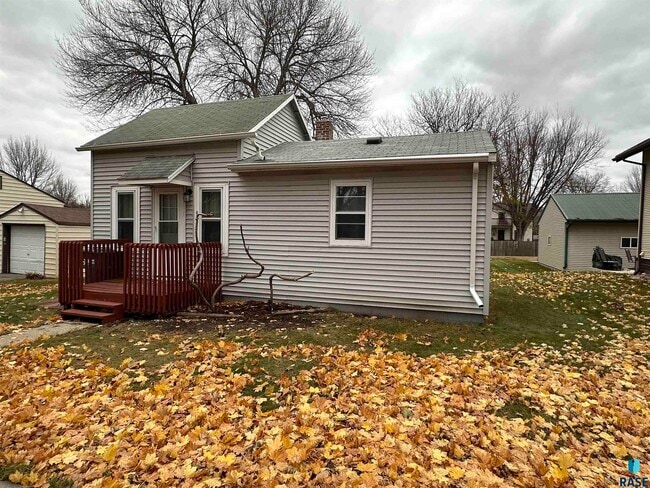 Primary Photo - 820 N Cedar St