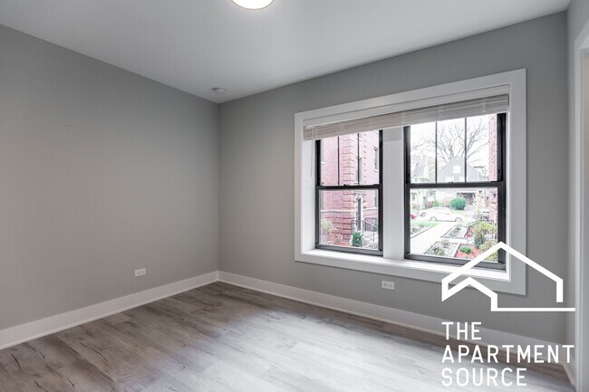 Building Photo - 1137 Oak Ave