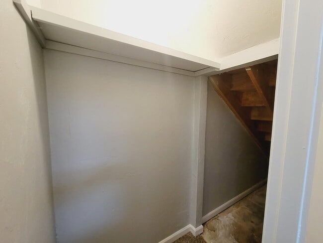 Building Photo - 1257 E Orange Ave