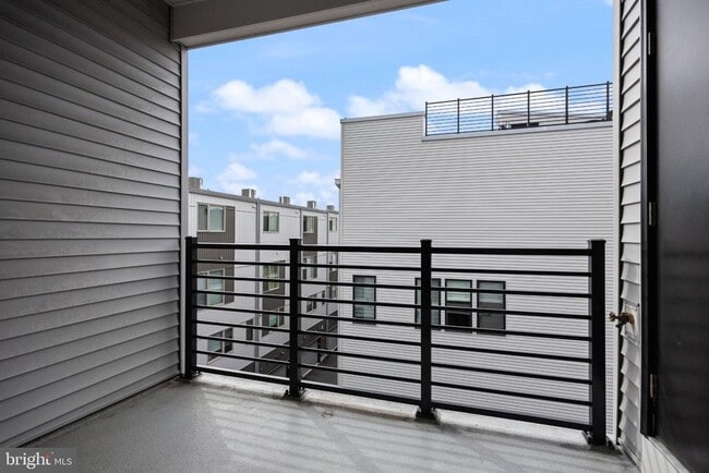 Building Photo - 2150 Northbank Pl