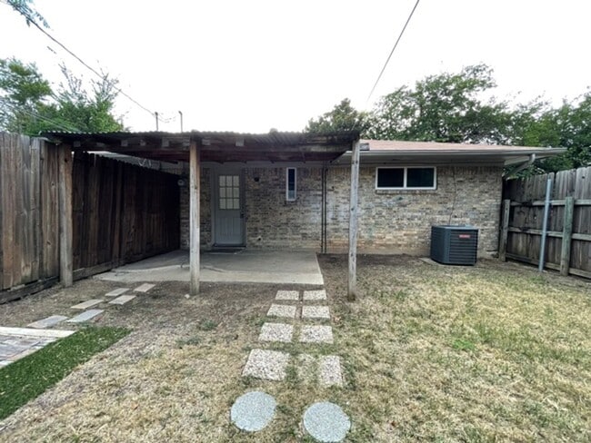 Building Photo - 1017-1019 Mullins Street