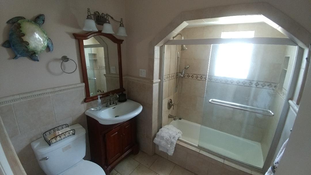 Back Bathroom - 3406 Norfolk St