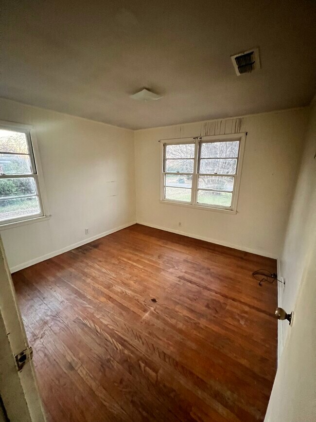Building Photo - 2525 Attaway Ave