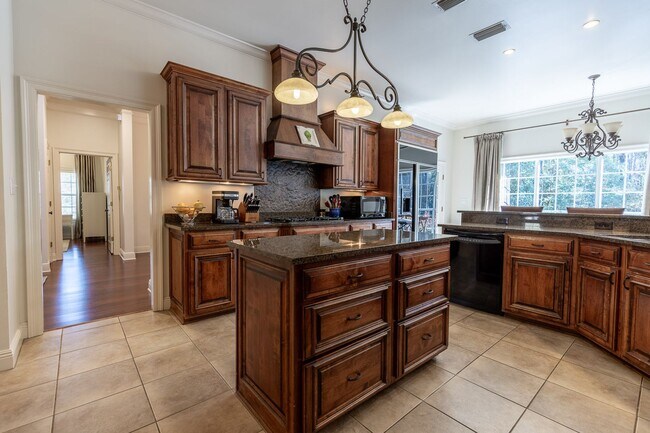 Building Photo - 7316 Northbrook Cir