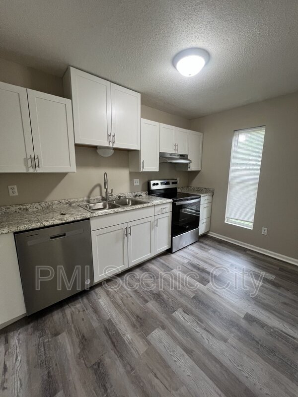 Building Photo - 1430 Stratton Pl Dr