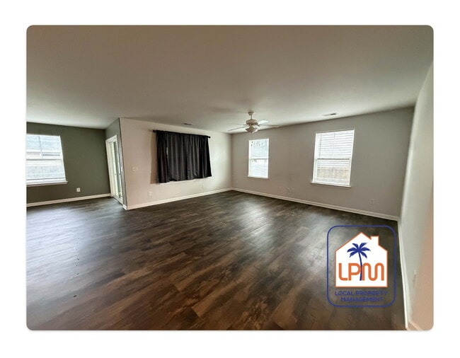 Building Photo - 3-Bedroom, 2 Full Baths in Ridgeland – 1,679 Sq. Ft. of Cozy Living!