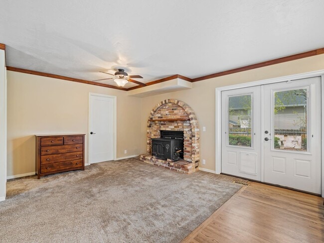 Building Photo - Spacious 5-Bedroom Home for Rent in Sandy, UT