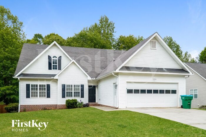 Primary Photo - 210 James Allen Pl