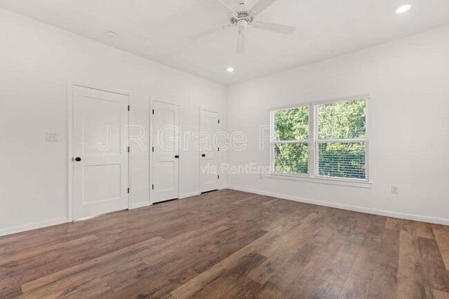 Building Photo - 2317 Maple Ave
