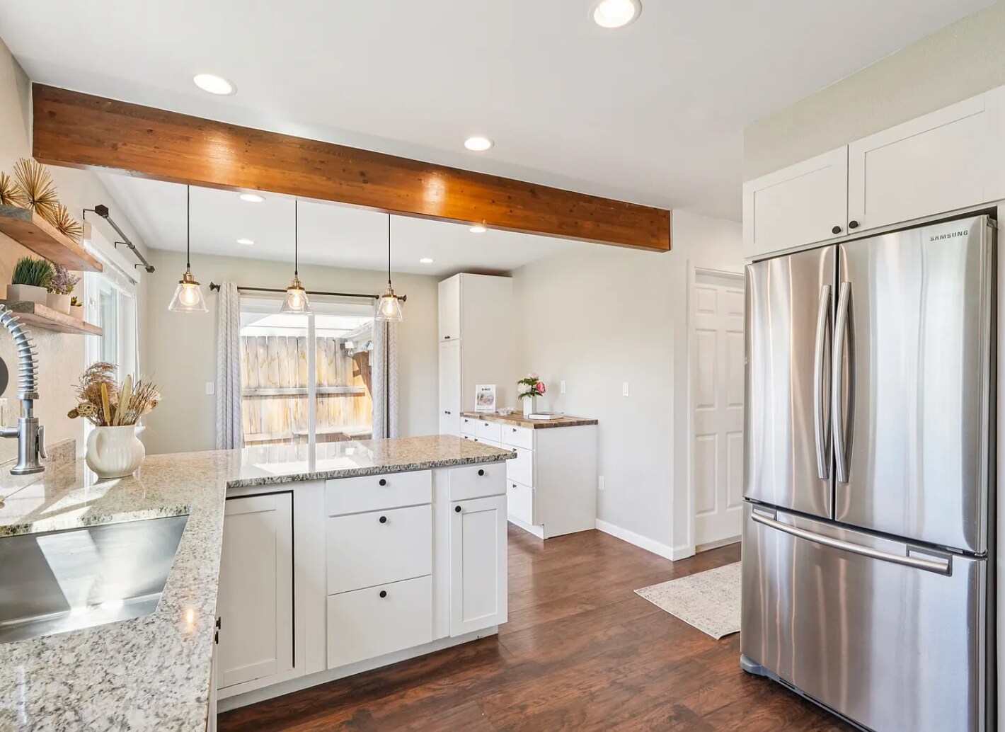 Building Photo - 8064 Meadowdale Sq
