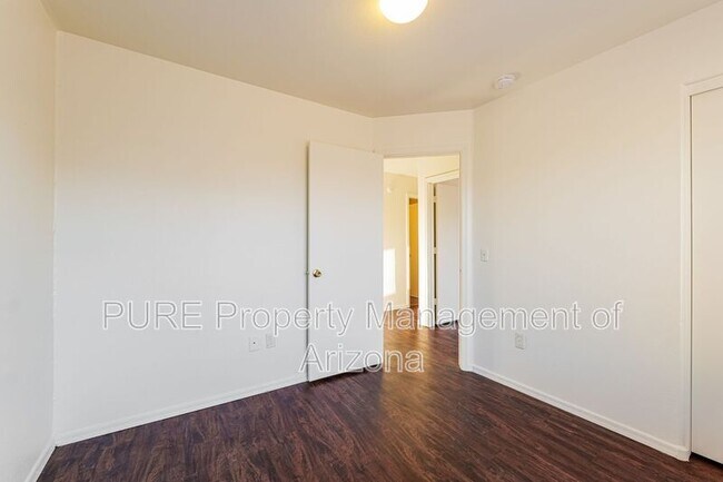 Building Photo - 11479 W Cabrillo Dr