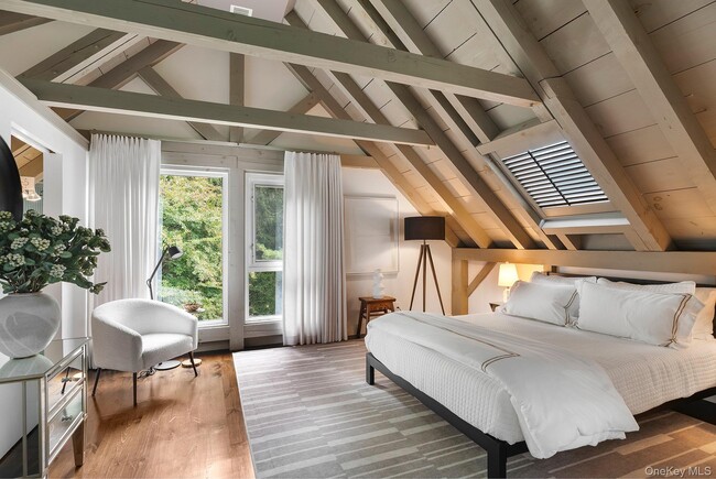 Building Photo - 7 Rolling Wood Ln