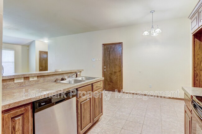 Building Photo - 1726 W Palm Pl