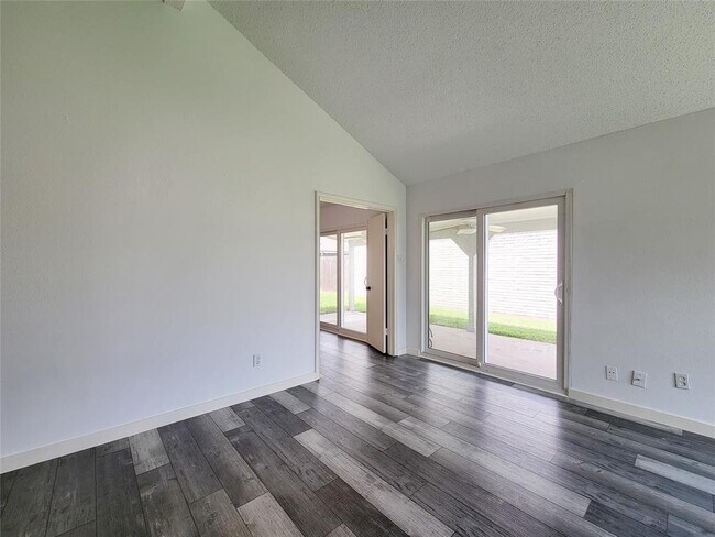 Building Photo - 13838 Walnut Hollow Ln