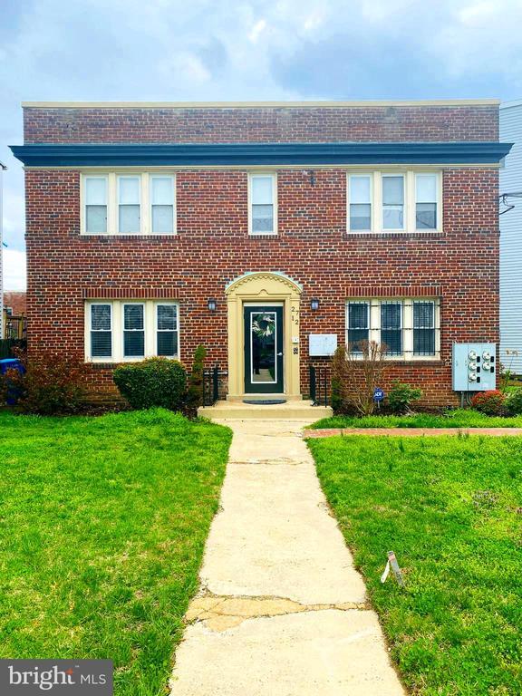 Building Photo - 2712 6th St NE