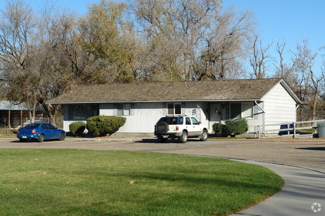 Building Photo - Riverbend Court Apartments