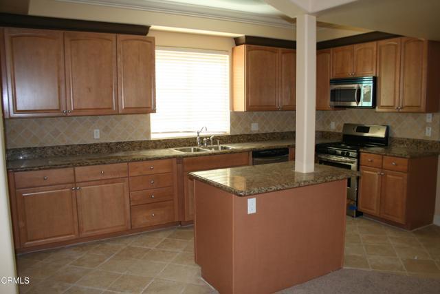 Building Photo - 2516 Montrose Ave